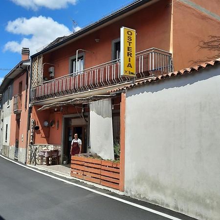 Locanda Dei Miracoli Hotel Pizzoli Exterior photo